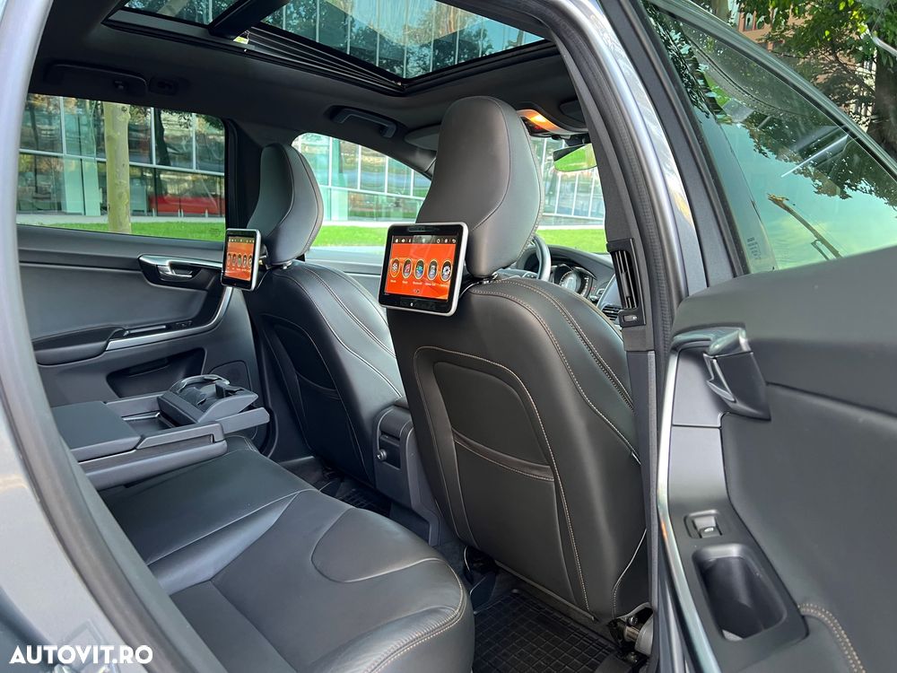Volvo XC 60 D5AWD Summum - 11
