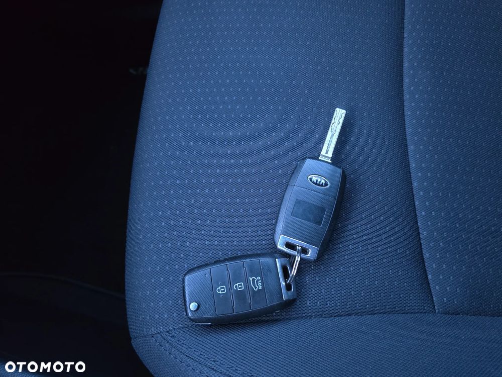 Kia Carens 2.0 GDI Spirit - 33