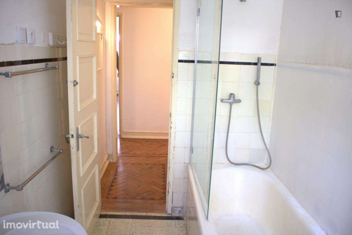 Quarto - localizado em Entrecampos Lisbon - Grande imagem: 5/19