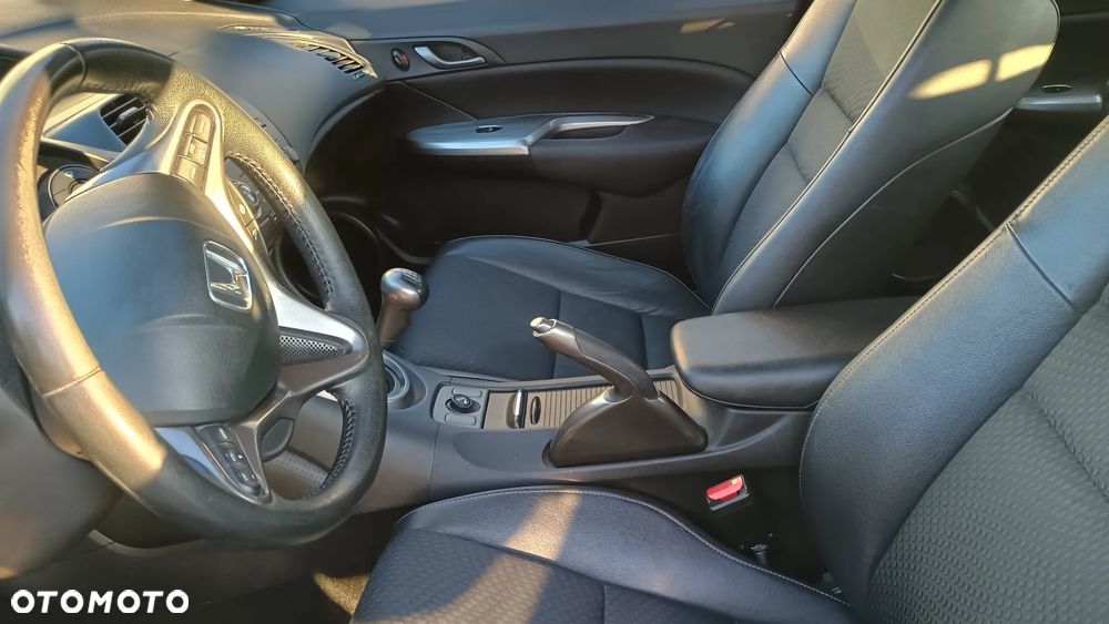 Honda Civic 1.4 i-VTEC - 8