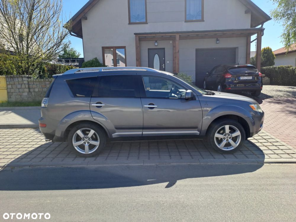 Mitsubishi Outlander 2.2 DID Intense + - 12