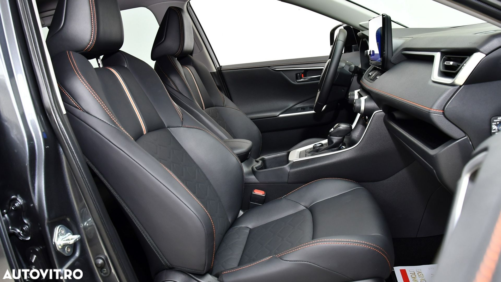 Toyota RAV4 - 8