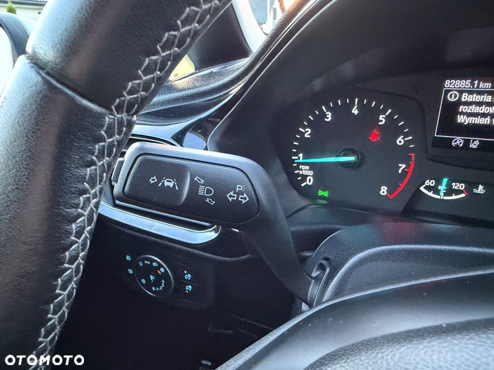 Ford Fiesta 1.0 EcoBoost S&S TITANIUM - 25