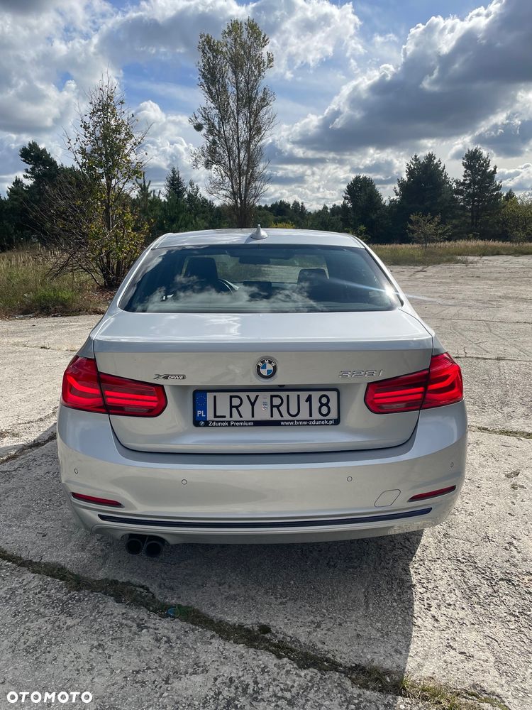 BMW Seria 3 328i xDrive Sport Line - 19