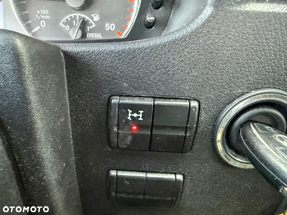 Mercedes-Benz Sprinter - 24