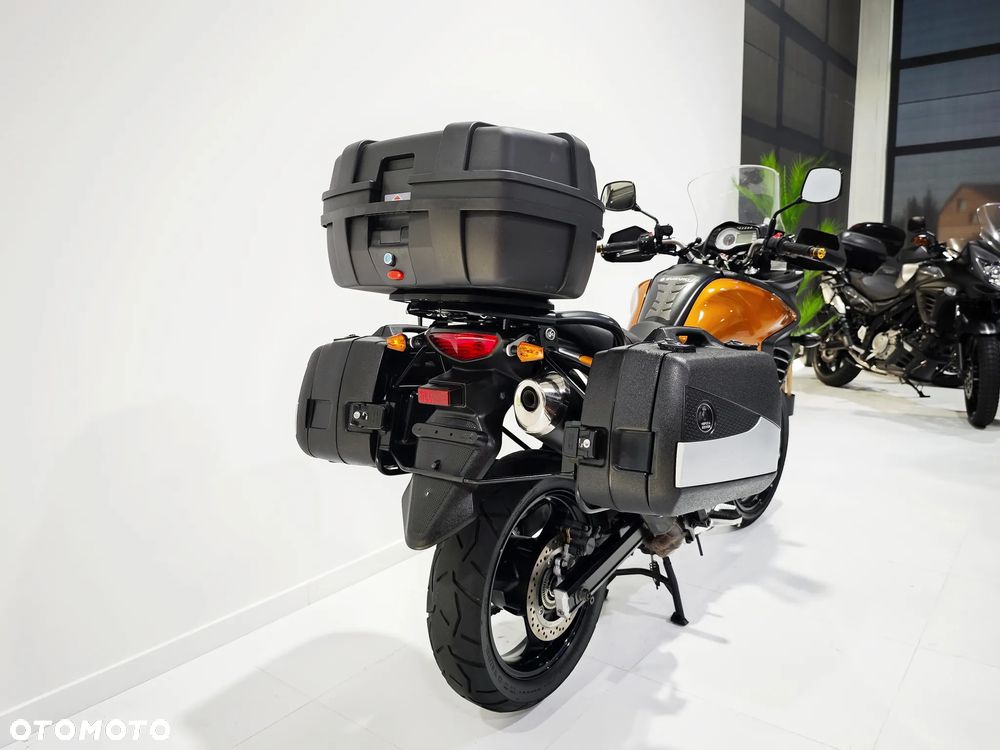 Suzuki V-STROM - 10