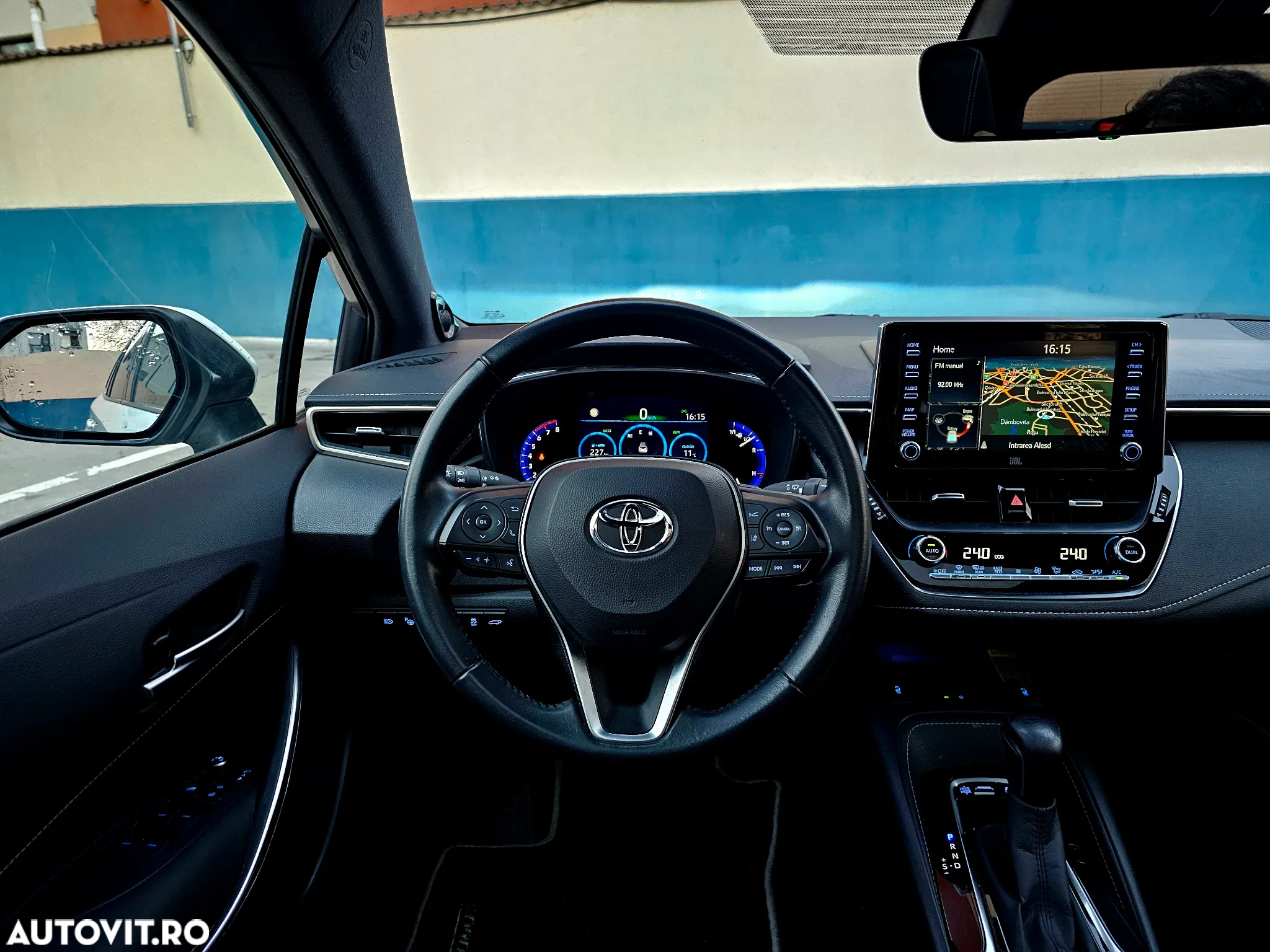 Toyota Corolla 2.0 HSD Exclusive Plus GR Sport Bi-Tone - 14