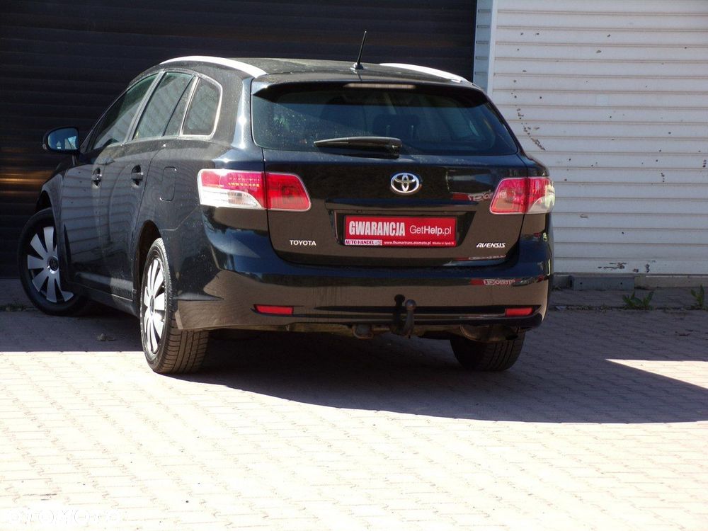 Toyota Avensis - 15