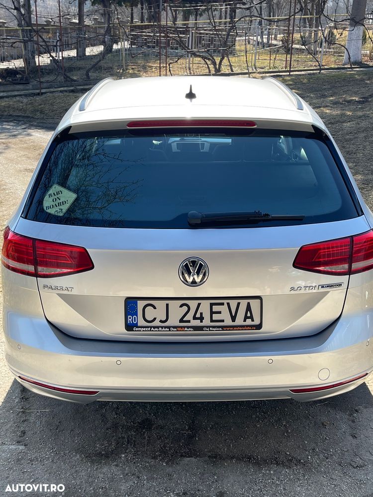 Volkswagen Passat - 11