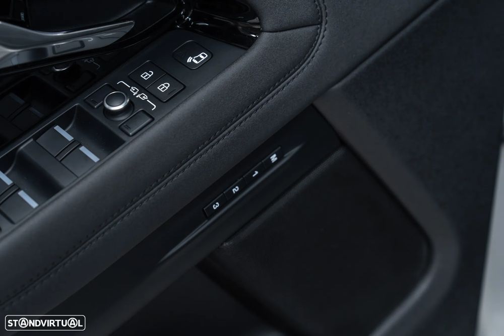 Land Rover Range Rover Evoque P300e S - 27