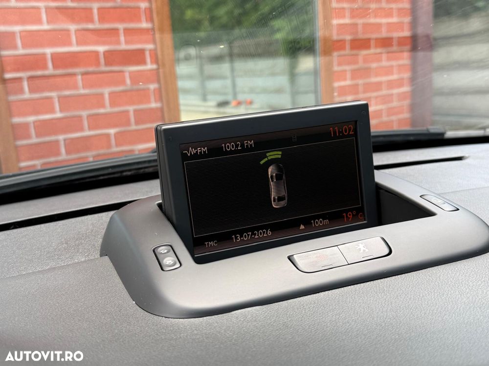 Peugeot 5008 155 THP Automatik Active - 19