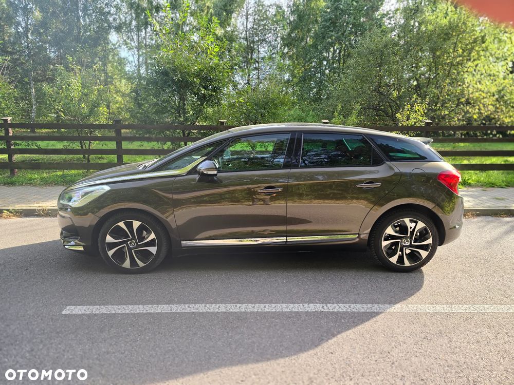 Citroën DS5 THP 155 SoChic - 17