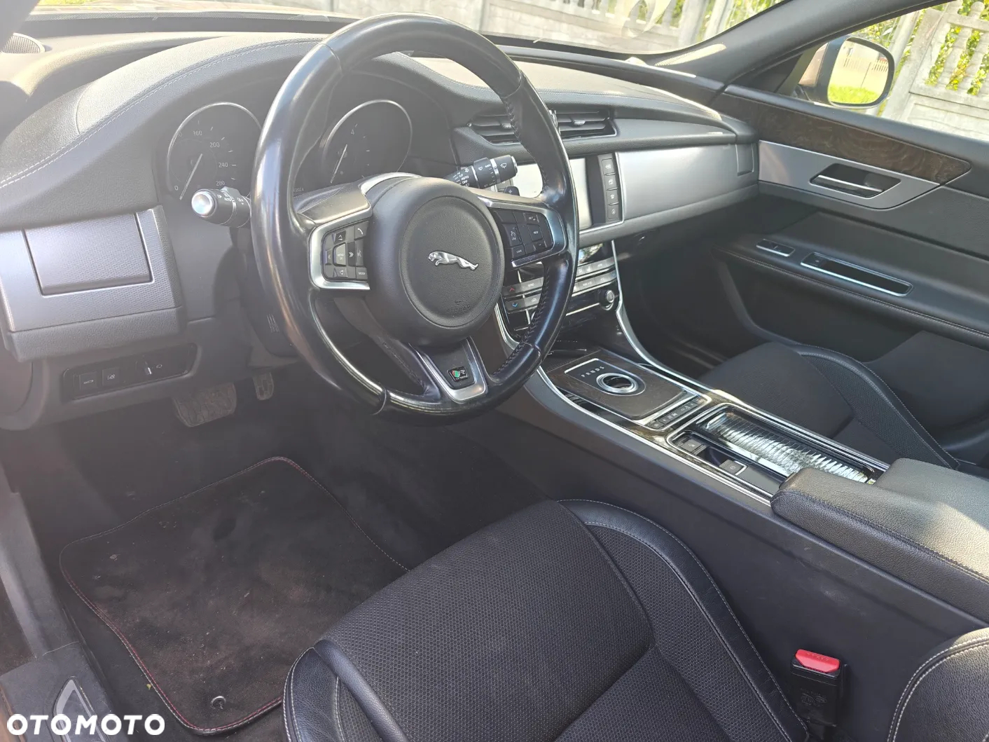 Jaguar XF - 7