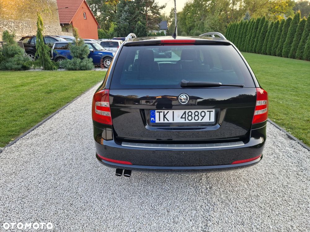Skoda Octavia 2.0 TDI DPF DSG RS - 17