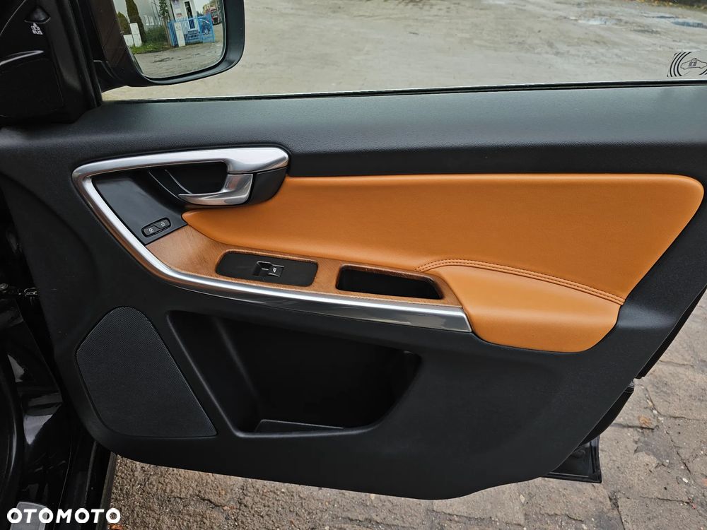 Volvo XC 60 D4 Geartronic Summum - 22