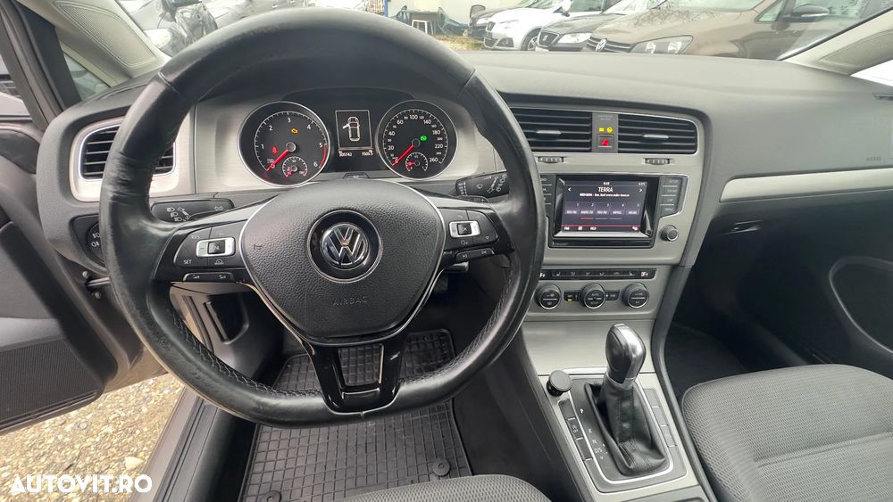 Volkswagen Golf - 21