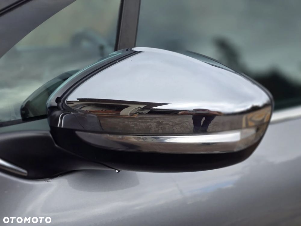 Peugeot 2008 - 11