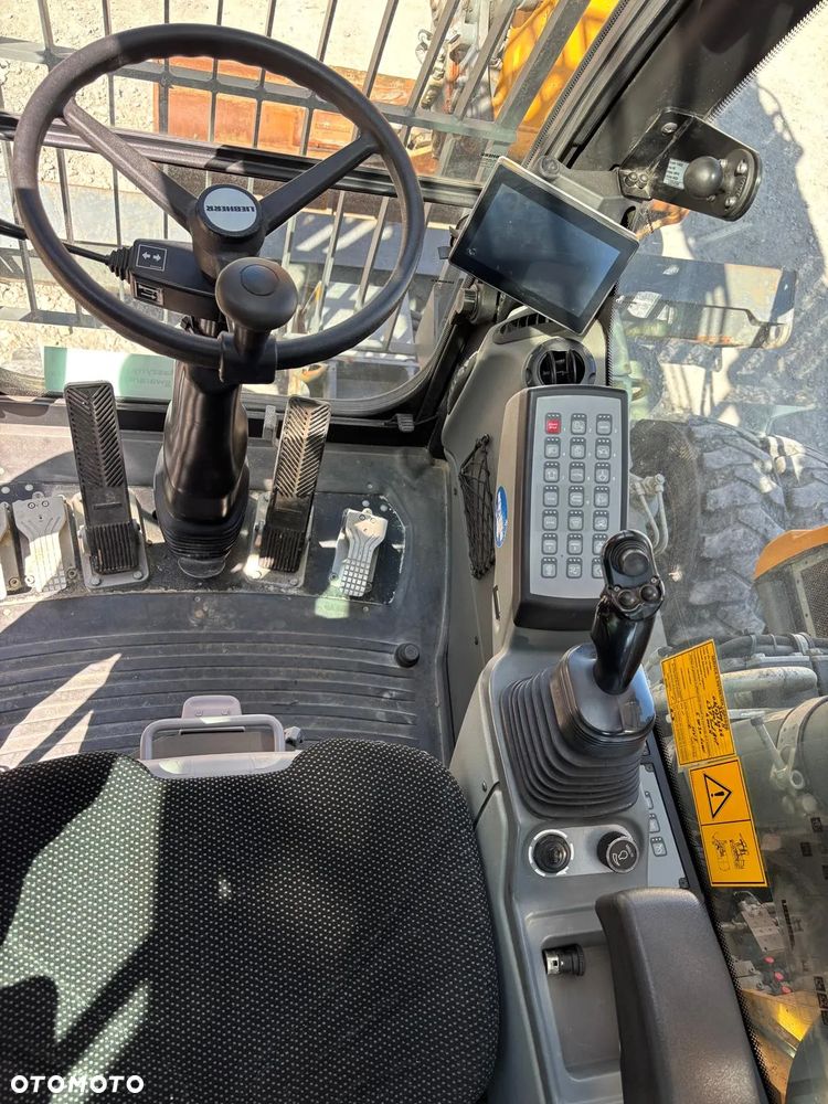 Liebherr A 913 Compact - 37