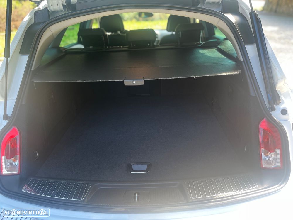 Opel Insignia Sports Tourer - 10