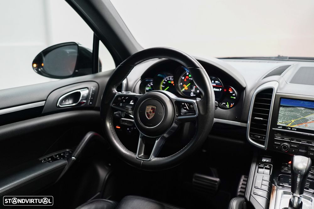 Porsche Cayenne S E-Hybrid - 16