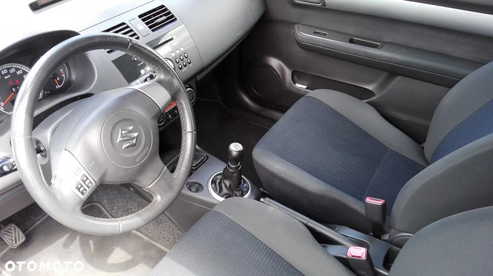 Suzuki Swift 1.3 DDiS Comfort - 8