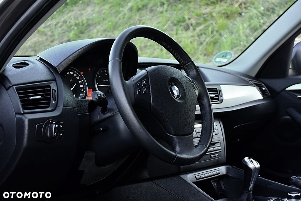 BMW X1 sDrive18d xLine - 29