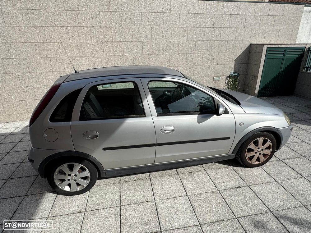 Opel Corsa 1.2 16V Confort - 3