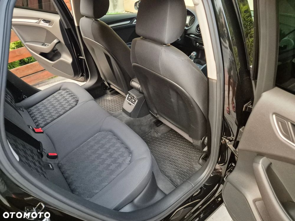 Audi A3 Sportback 1.6 TDI (clean diesel) S tronic Ambiente - 11