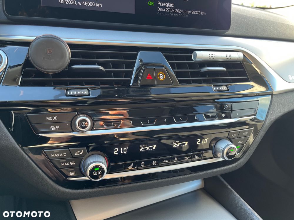 BMW Seria 5 520d xDrive - 36