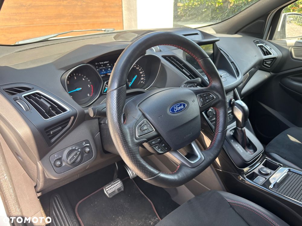 Ford Kuga 2.0 TDCi 4x4 ST-Line - 24