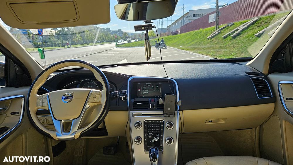 Volvo XC 60 D4 AWD Geartronic Summum - 10