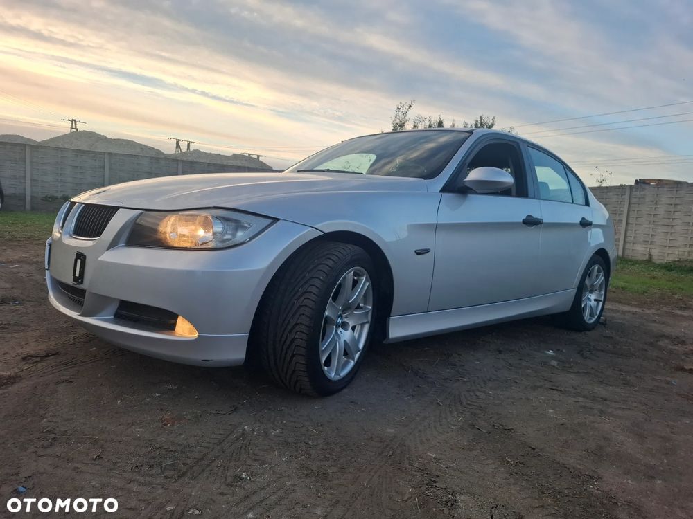 BMW Seria 3 320i - 3