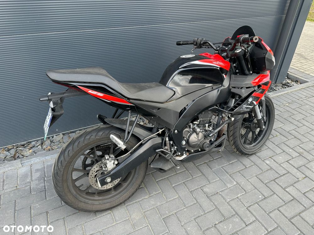 Aprilia Tuono - 4