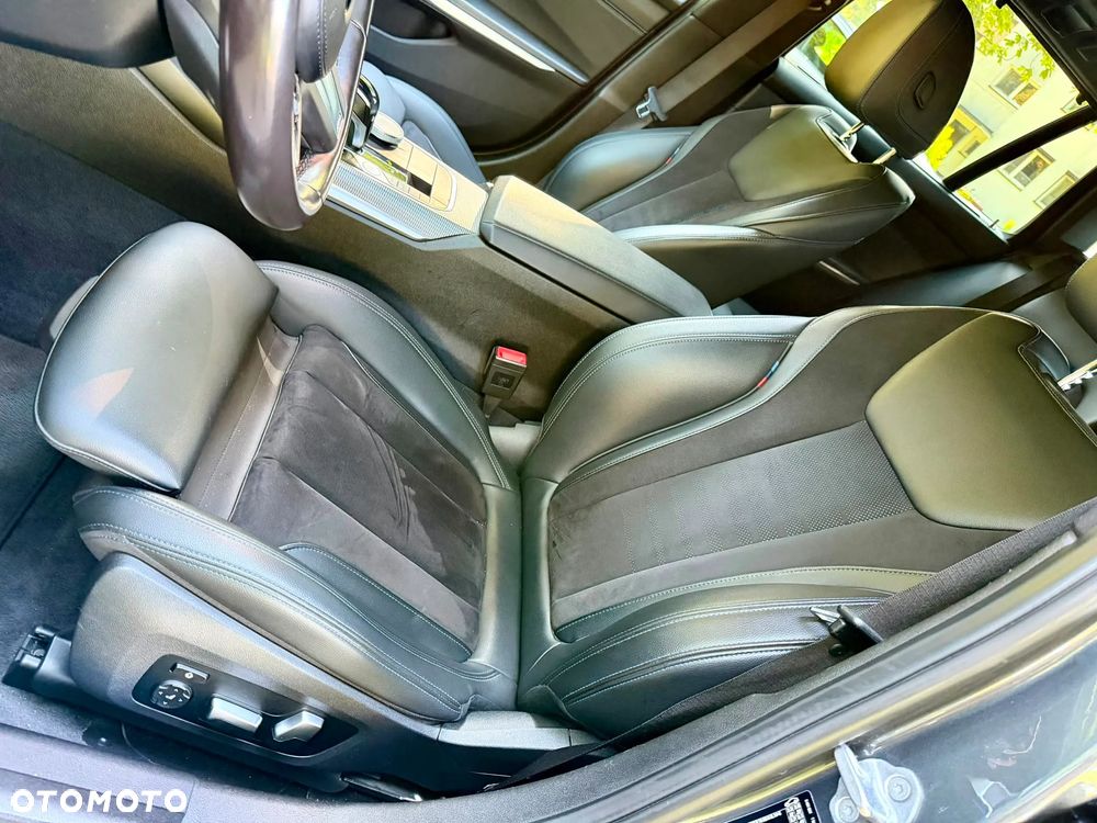 BMW Seria 3 318d M Sport - 17