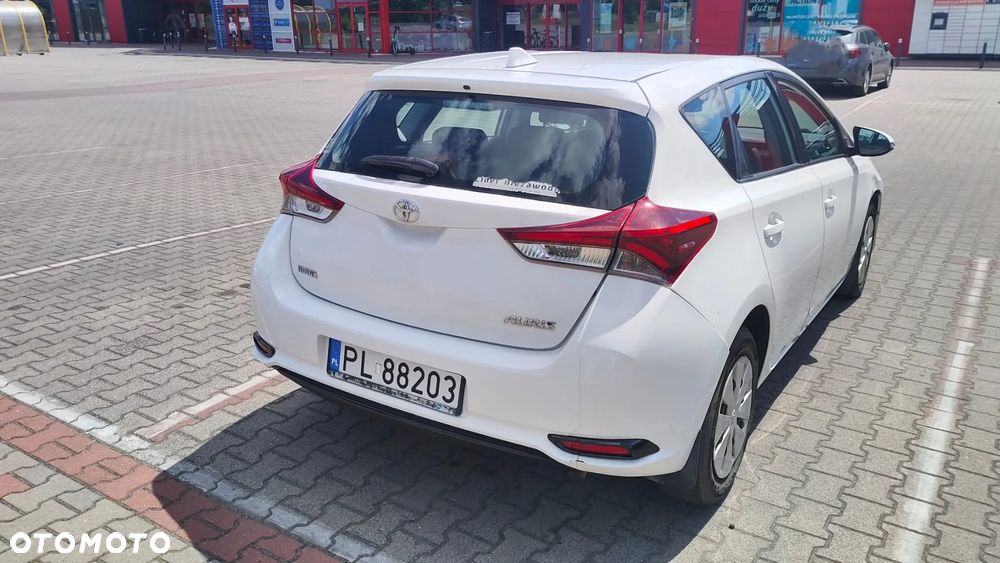 Toyota Auris 1.4 D-4D Business Edition - 2