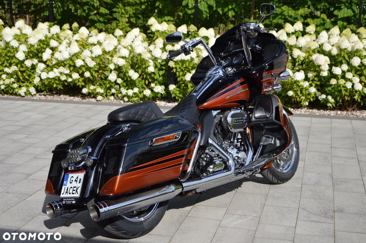 Harley-Davidson Touring Road Glide - 1
