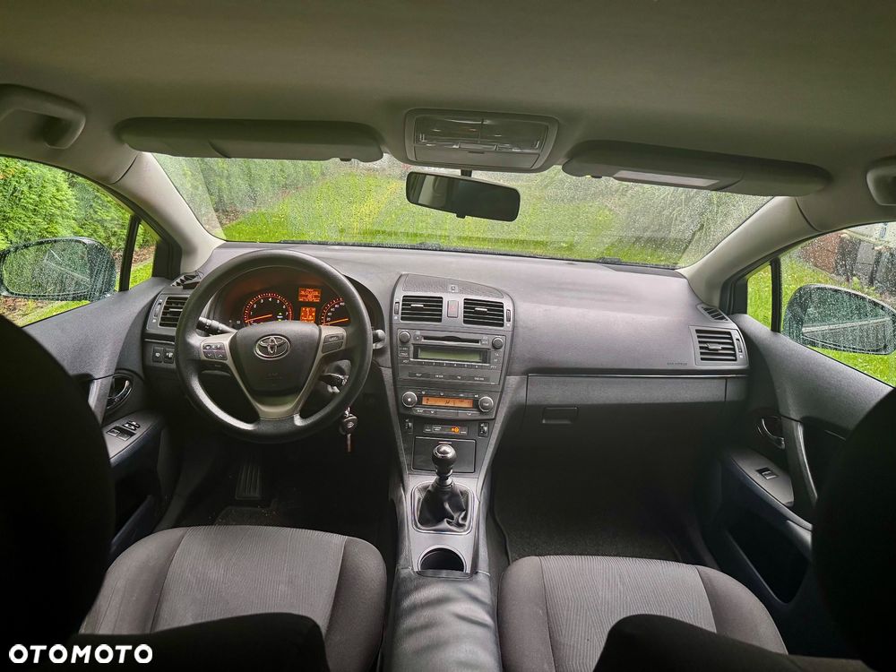 Toyota Avensis 1.6 Luna - 9