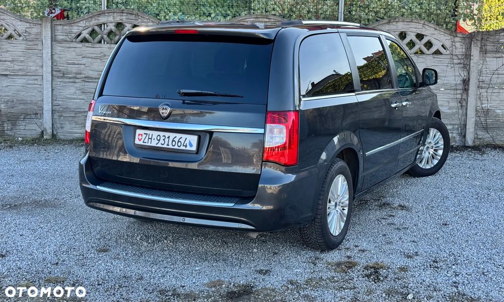 Lancia Voyager 2.8CRD Platinum - 17