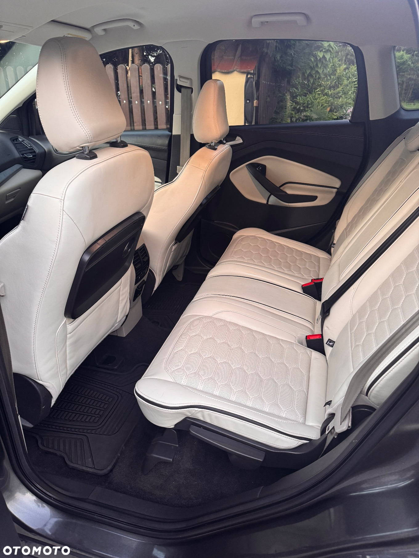 Ford Escape 2.0 EcoBoost AWD Titanium - 17