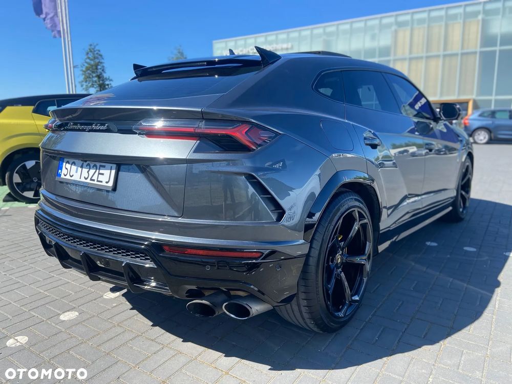 Lamborghini Urus Standard - 4