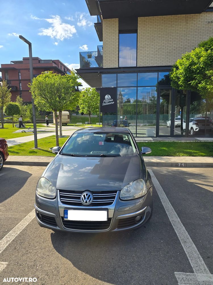 Volkswagen Jetta - 4