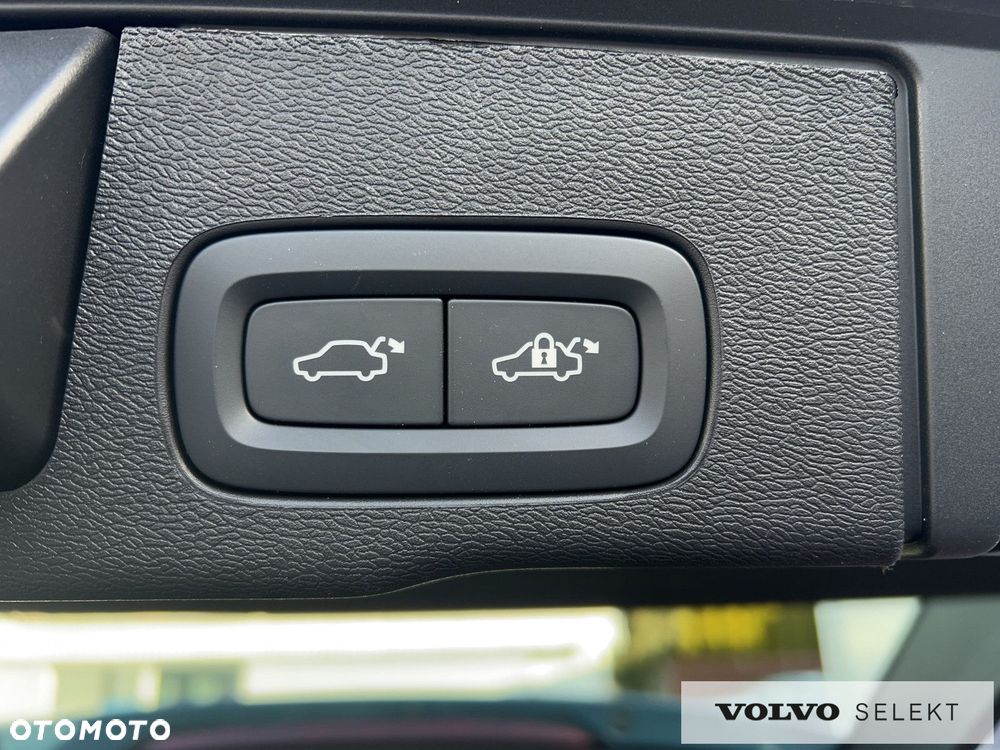 Volvo XC 60 T6 Plug-In Hybrid AWD Plus Dark - 22