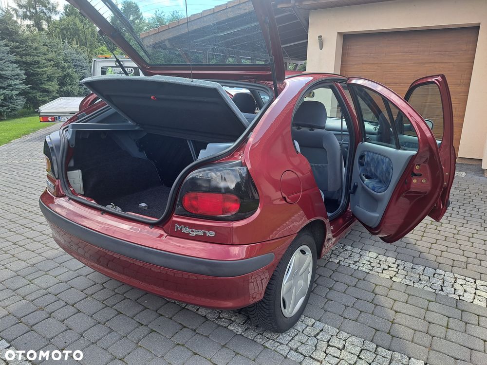 Renault Megane 2.0 RT - 22