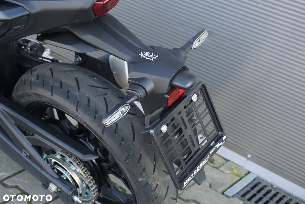 Yamaha MT - 13