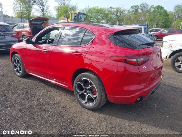 Alfa Romeo Stelvio 2.0 Turbo 16V AT8-Q4 Veloce - 4