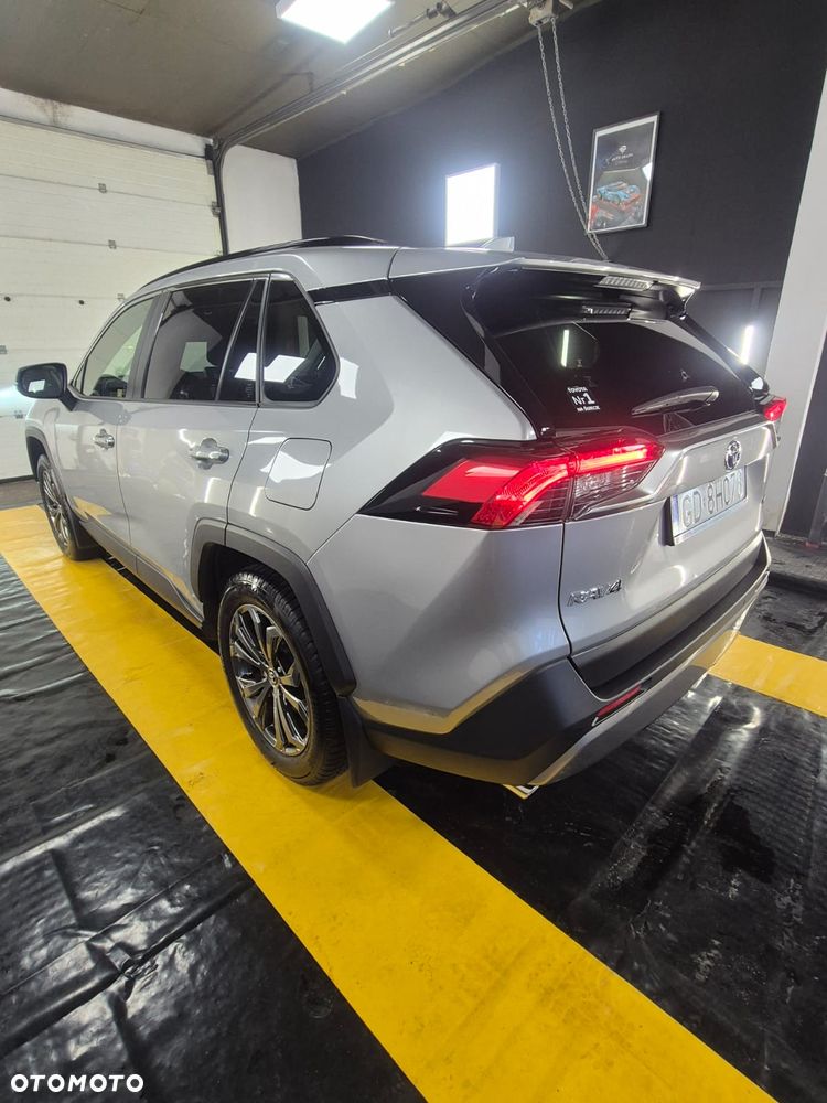 Toyota RAV4 - 10