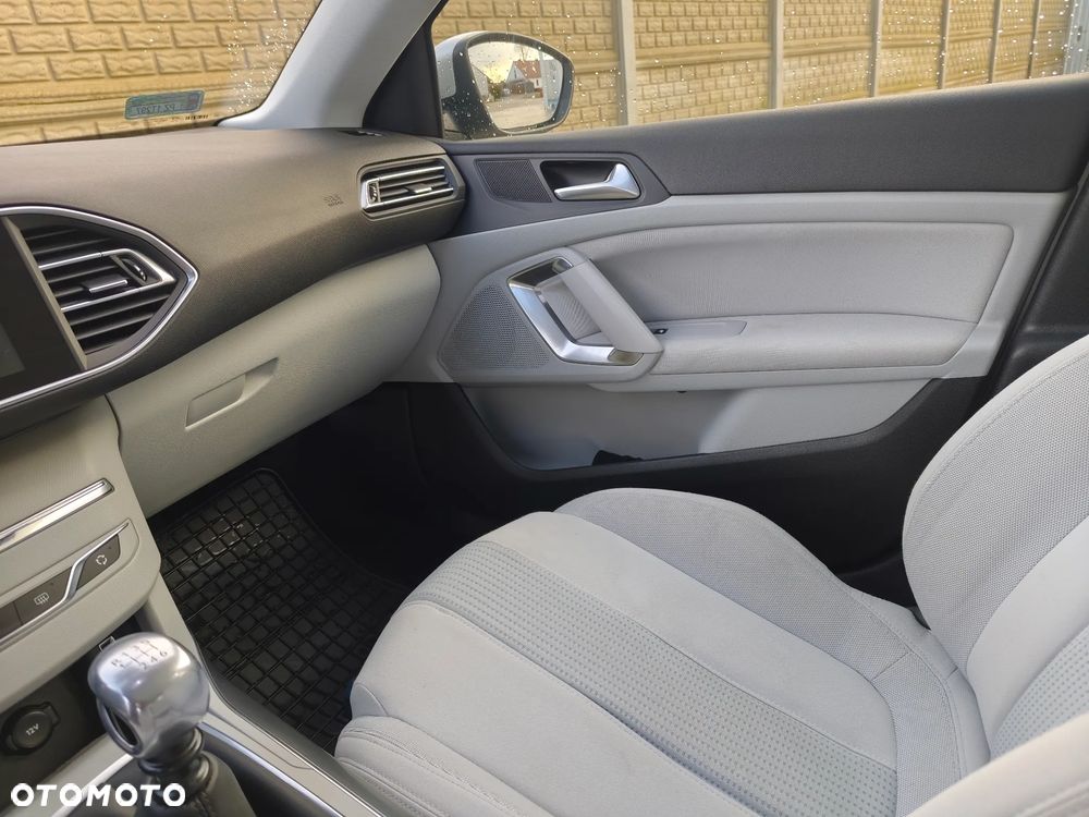 Peugeot 308 1.6 THP Allure - 30