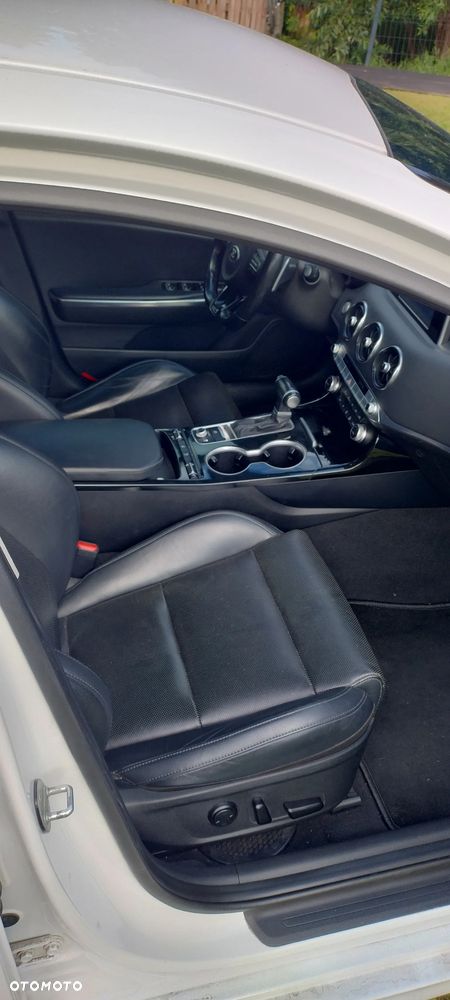 Kia Stinger 2.0 T-GDI GT Line - 10