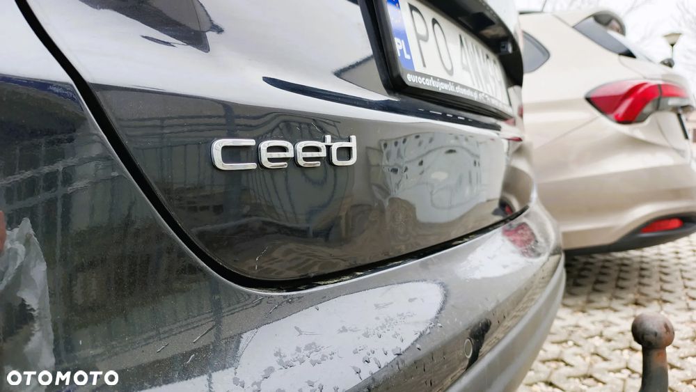 Kia Ceed - 14