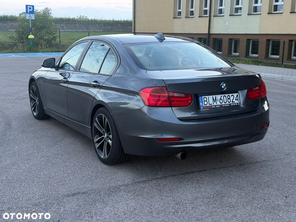BMW Seria 3 320i - 7